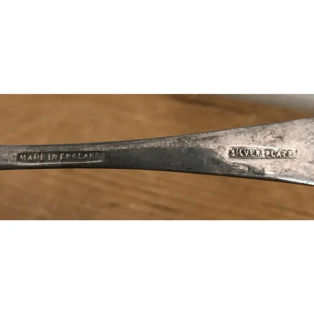 Set Mixed Random Lot 3 Vtg Antique English Silverplate Butter Knives Servers